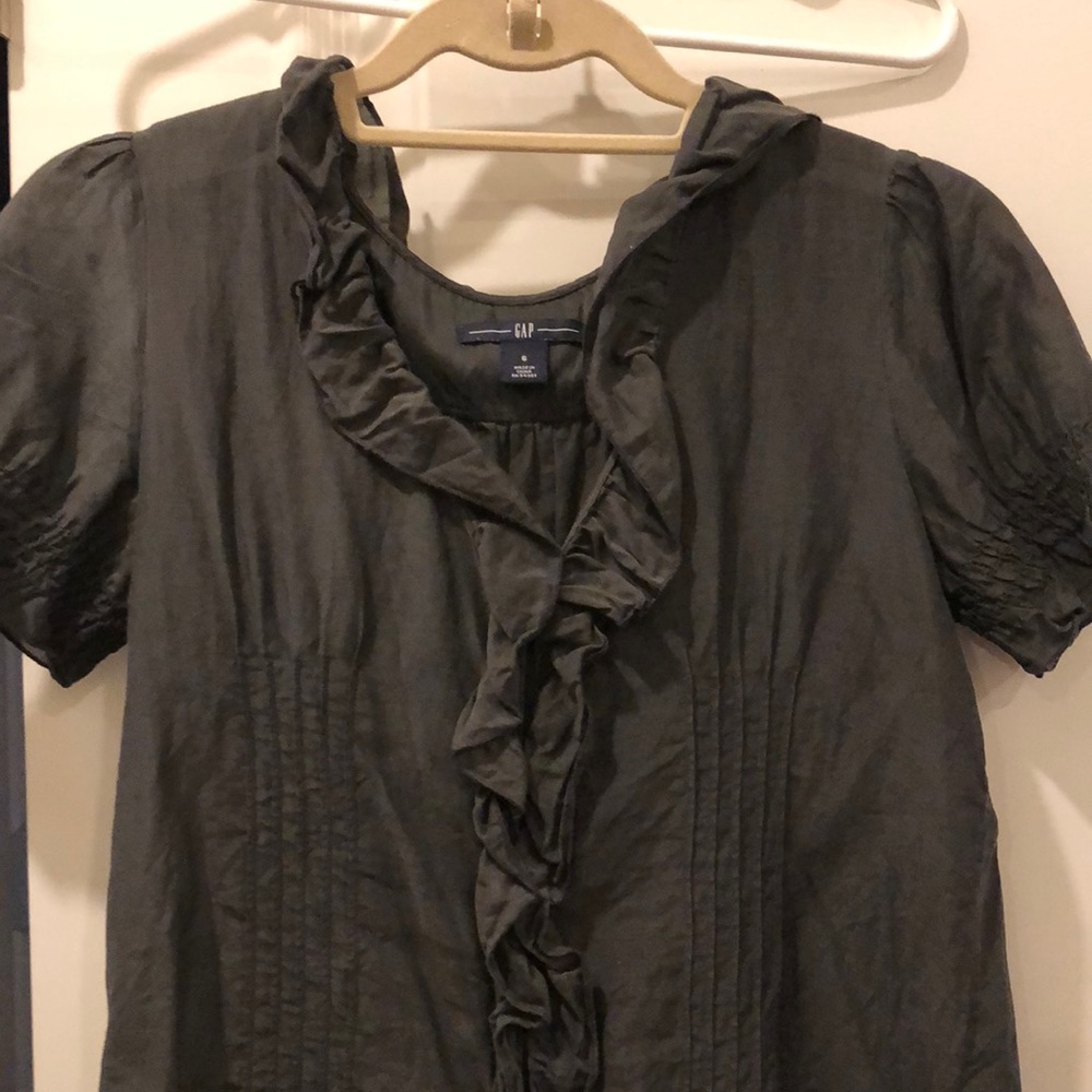 Brown gap shirt